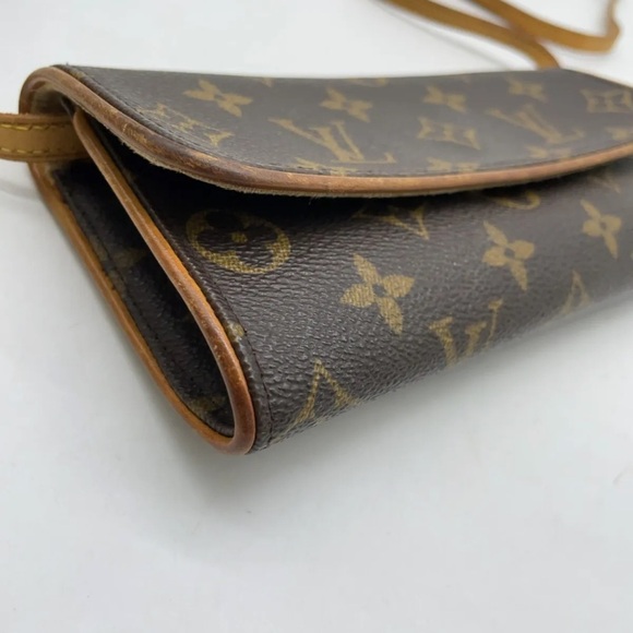 Auth Louis Vuitton Monogram Pochette Twin PM Shoulder Bag GUC - Picture 8 of 16